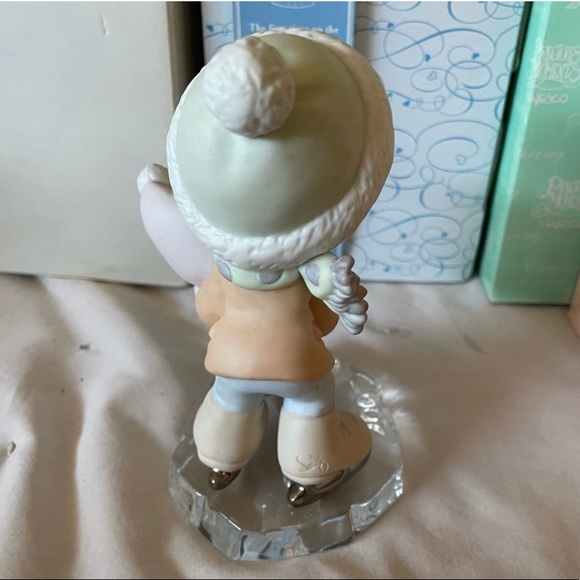 Precious Moments #710018 “Always Here to Guide and Protect You” figurine - Picture 4 of 9